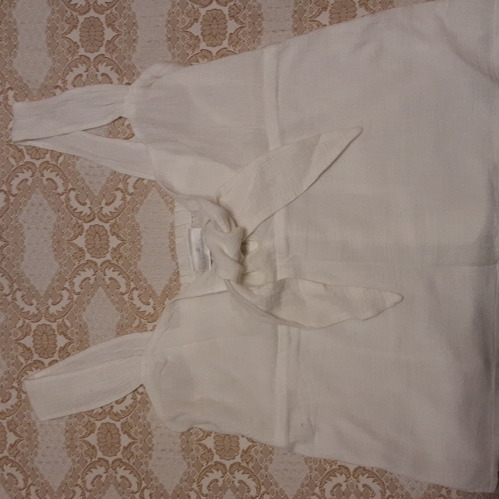 SOFT SURROUNDINGS - WHITE  Front Tie Keyhole Style Tank -  Size 17" Wide (L)